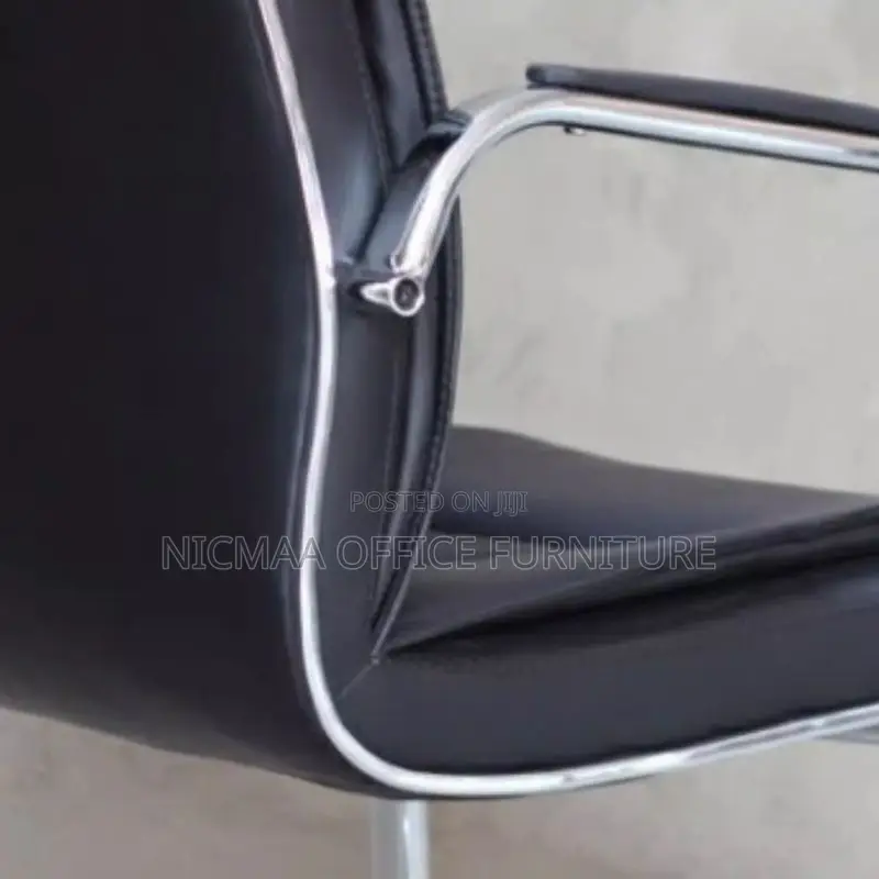 Executive Comfort Meets Timeless Style Seat
