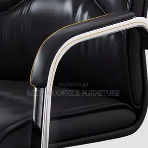 Sleek Comfort Meets Modern Design Cantilever Chair