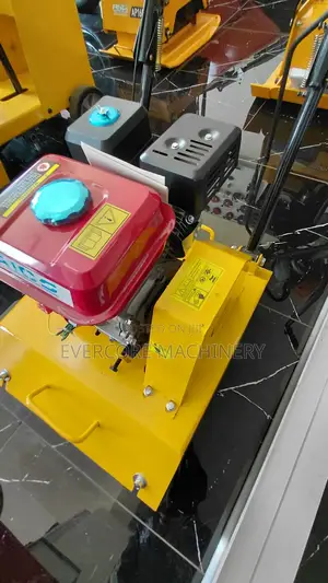 Aico Japan 90kg Plate Compactor Machine Petrol Engine.