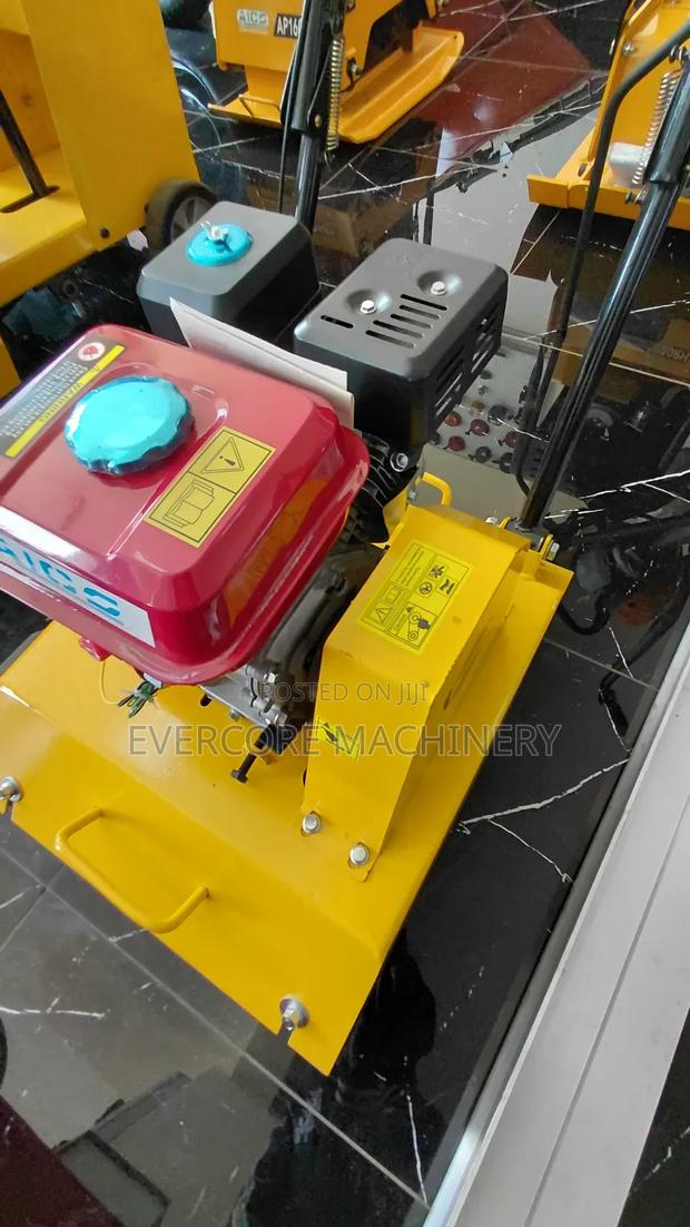 Aico Japan 90kg Plate Compactor Machine Petrol Engine. - thumbnail 2
