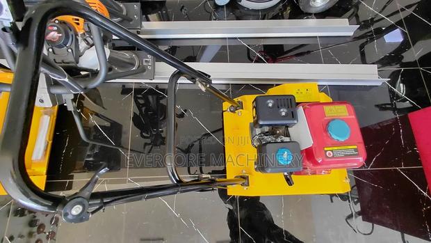 Aico Japan 90kg Plate Compactor Machine - main view