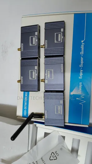 200 MTRS 1 Transmitter to 4 Receivers Wireless Hdmi Extender