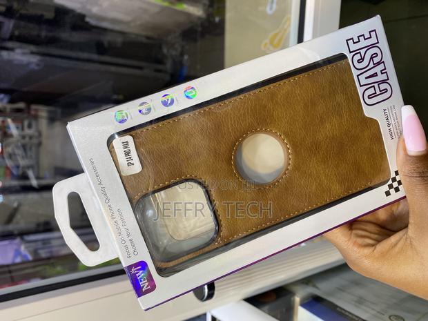 Goger Vegan Leather iPhone 15 Case With Apple Logo Cut - thumbnail 2