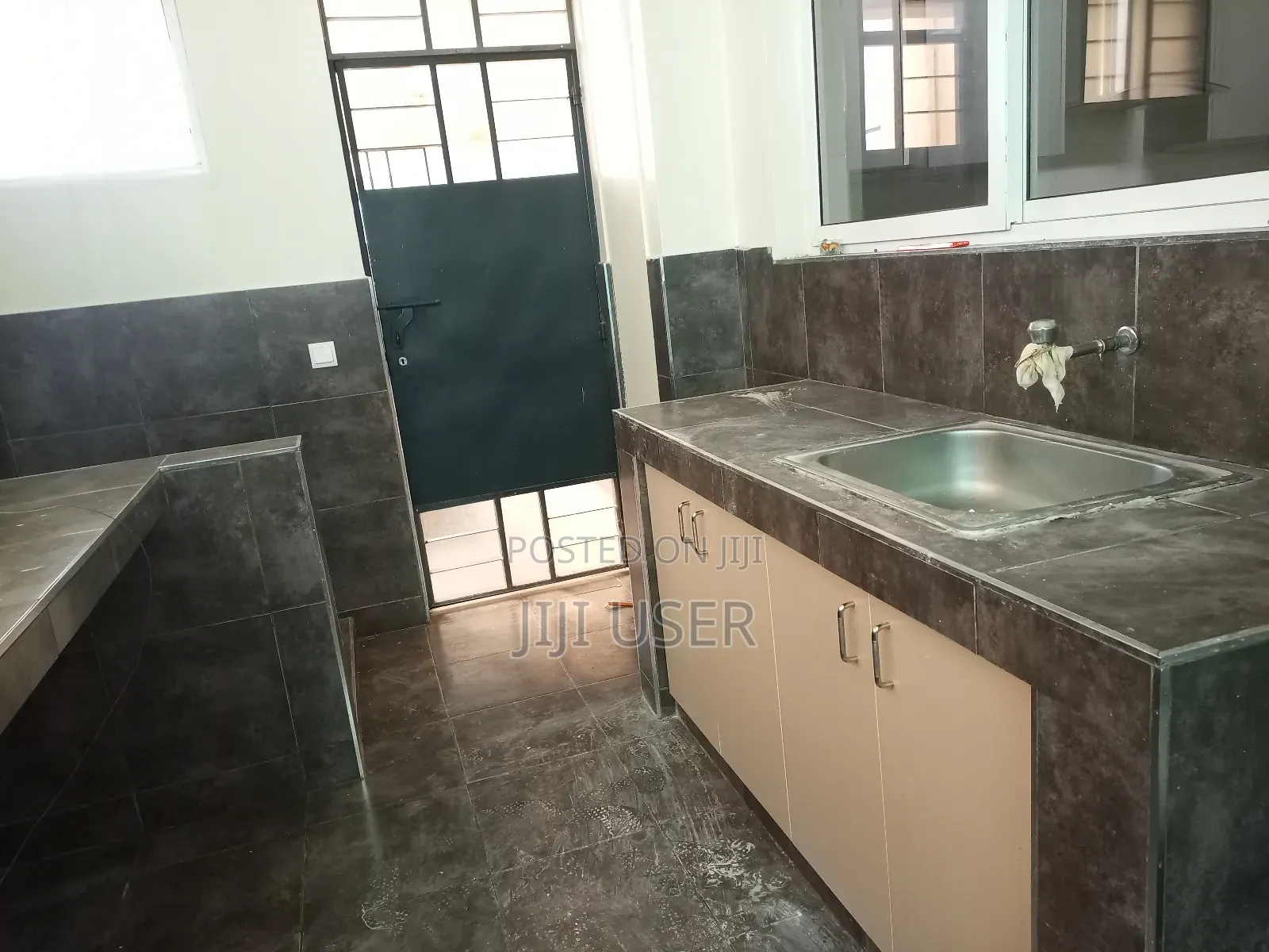 4bdrm Apartment in Parklands for rent