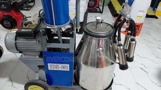 Milano Italia Single Bucket Milking Machine 0.75hp Motor - thumbnail 3