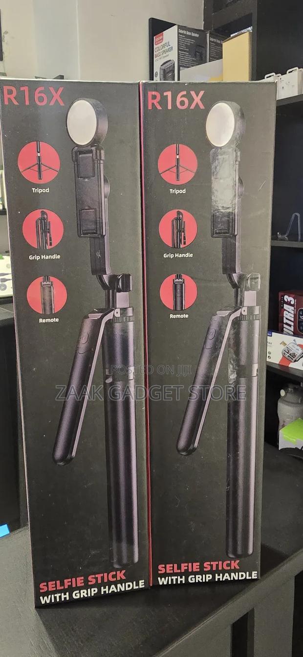 Selfie Stick With Grip Handle - thumbnail 2