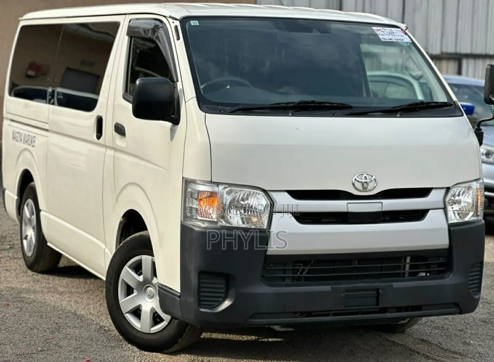 Toyota HiAce 2018 White
