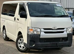 Toyota HiAce 2018 White - thumbnail 3