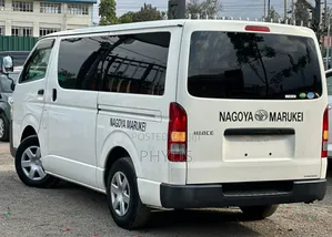 Toyota HiAce 2018 White