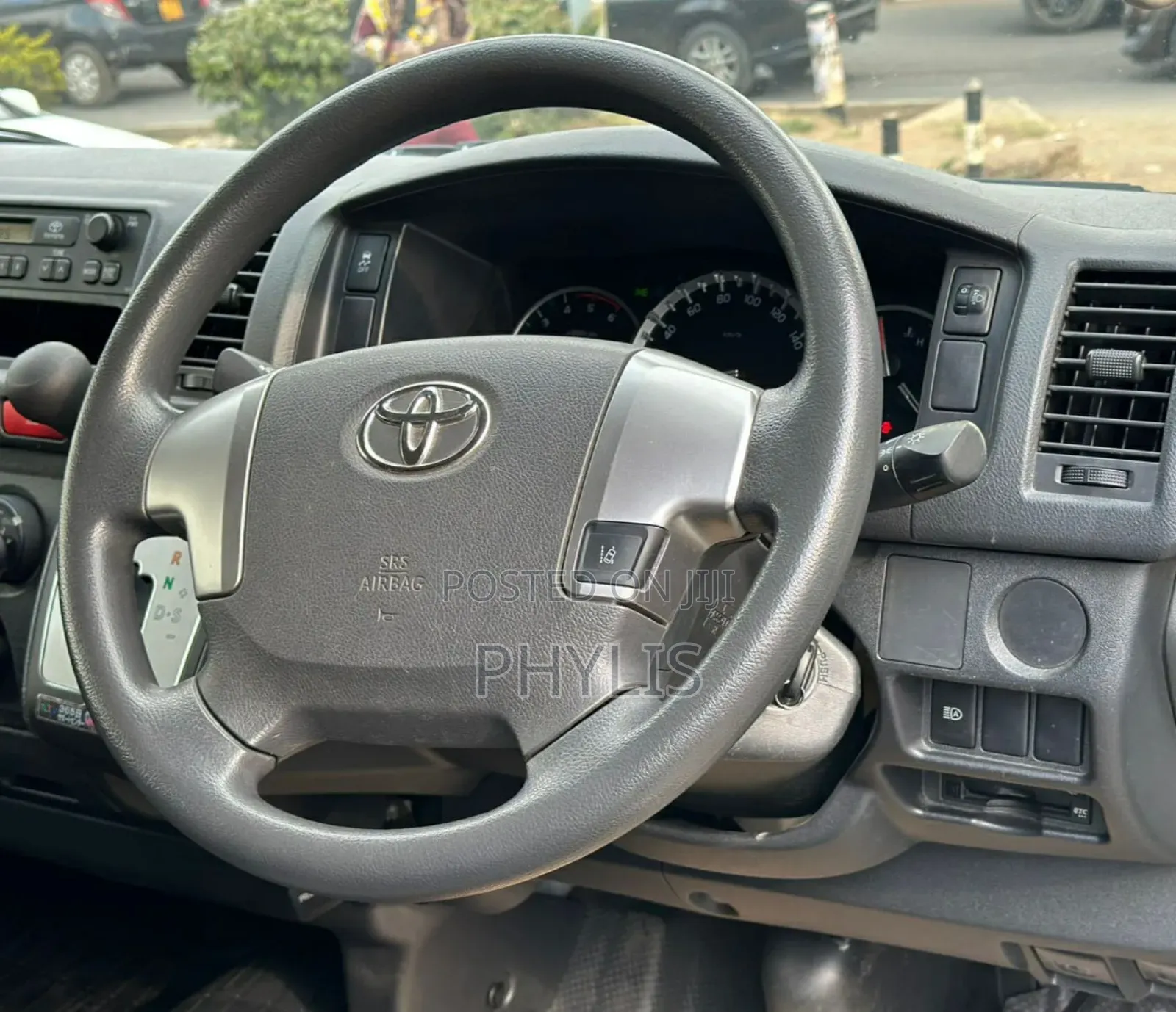 Toyota HiAce 2018 White