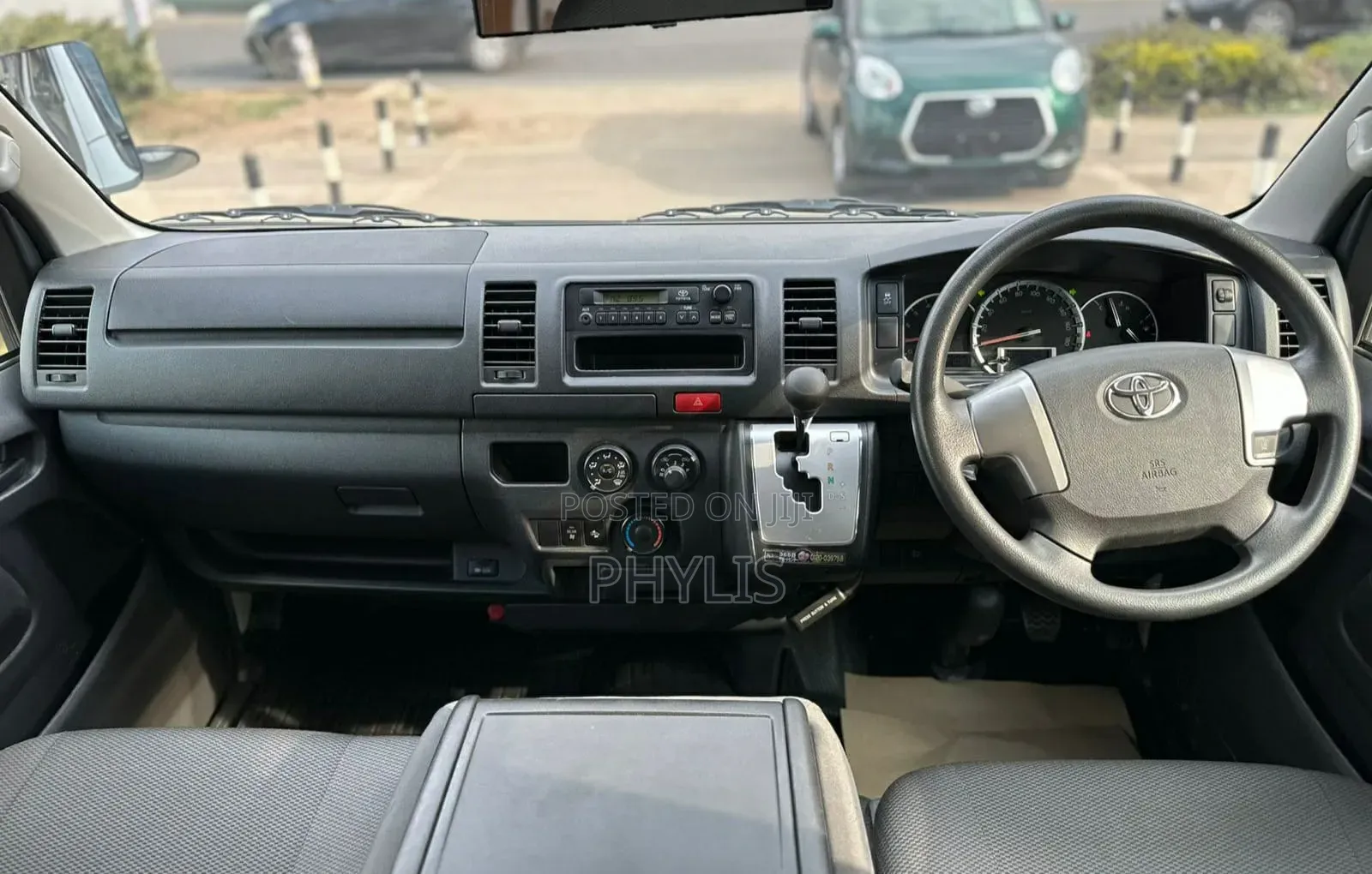 Toyota HiAce 2018 White