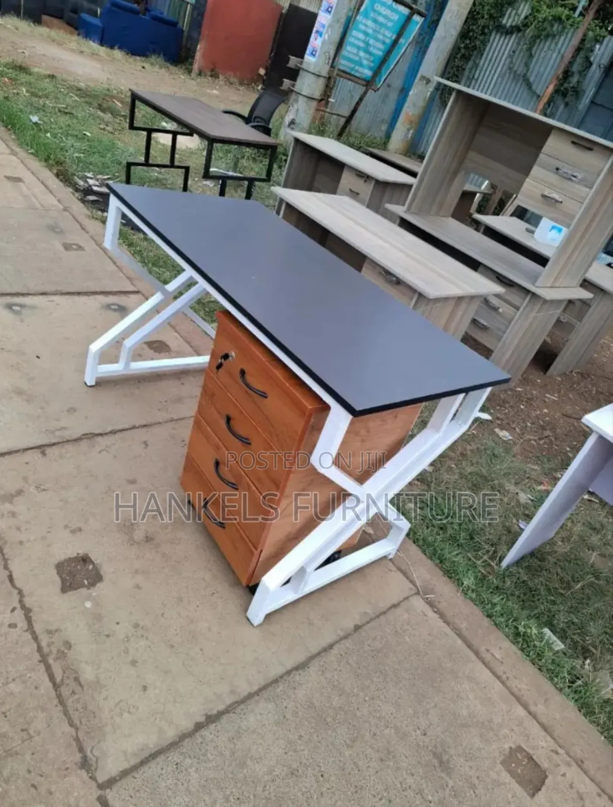 Pedestal Lock and Metallic Office Desk