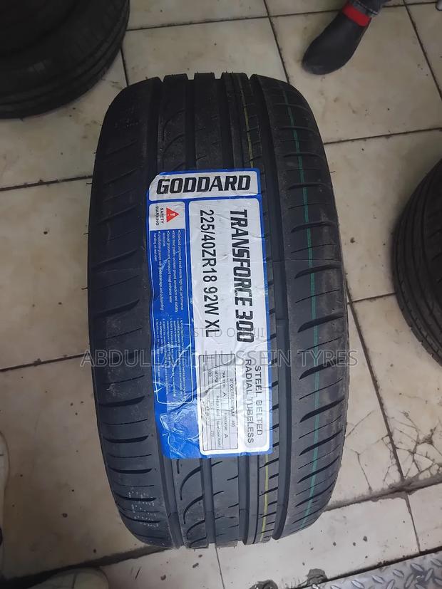 225/40 R18 Transforce 300 - main view