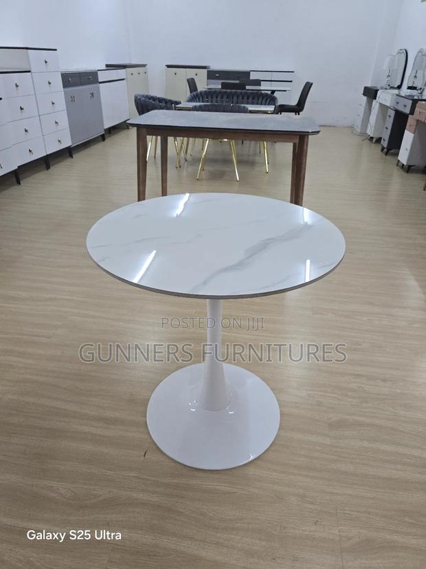 Round Marble Table - thumbnail 2
