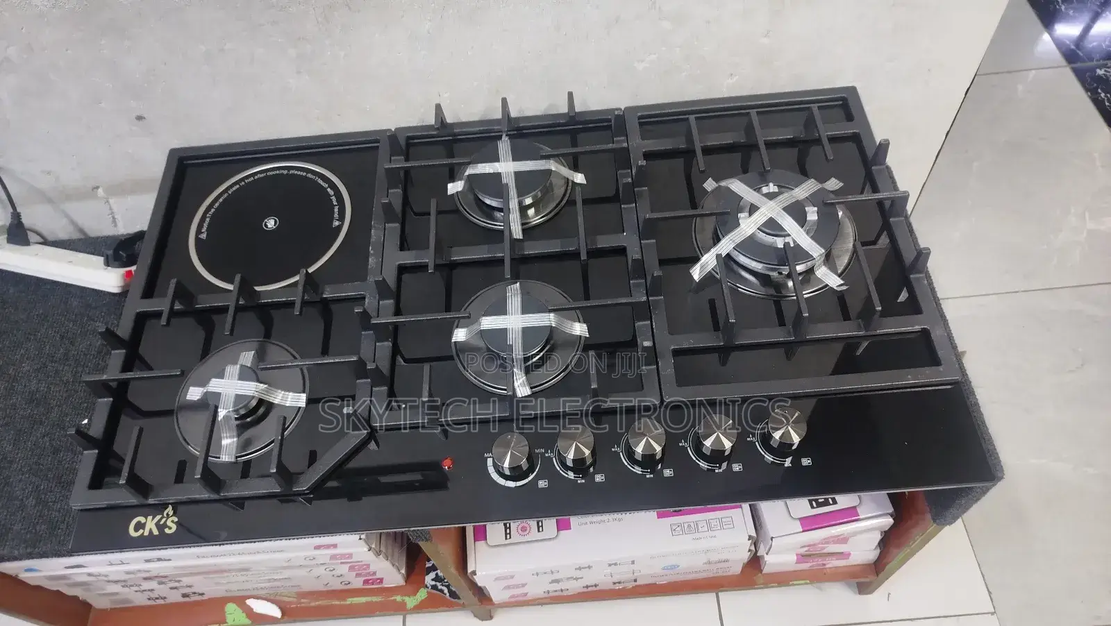 Ck's 4gas Burners +1ceramic Built-in 90cm