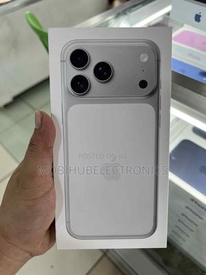 New Apple iPhone 17 Pro Max 256 GB Silver - main view