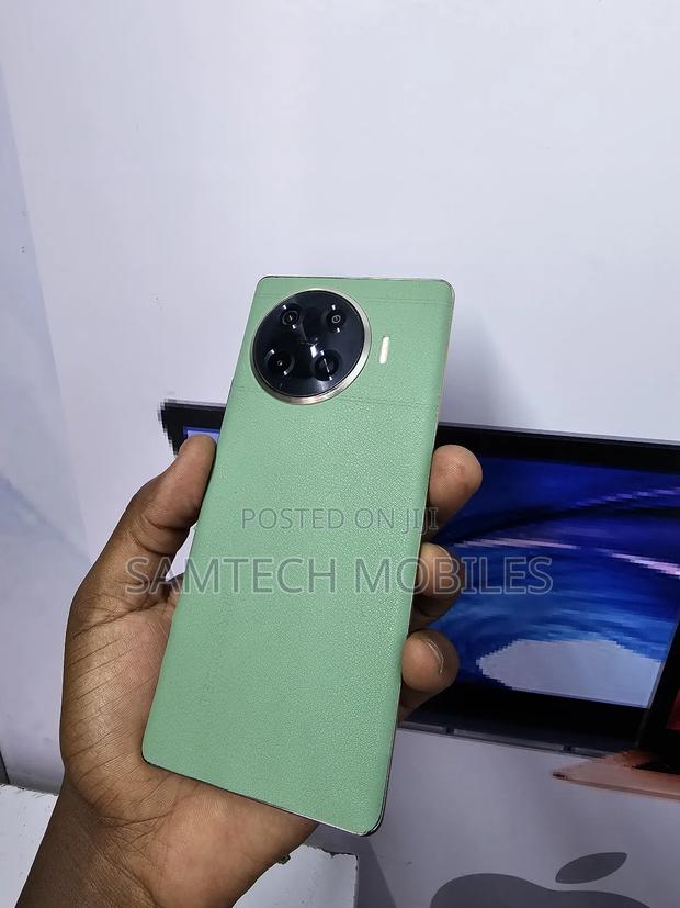 Tecno Spark 20 Pro Plus 256 GB Green - thumbnail 2