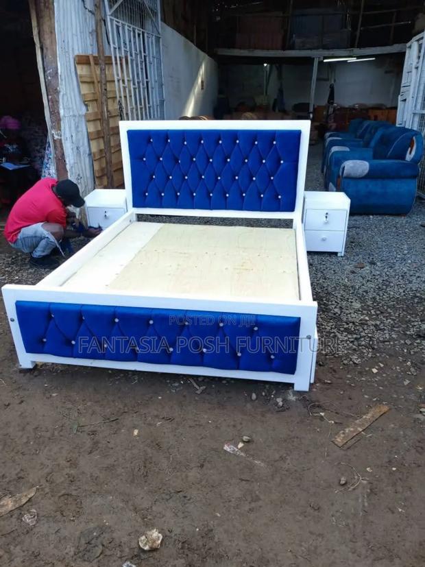 5x6 Mocket Bed in Royal Blue With Tufted Panels - main view