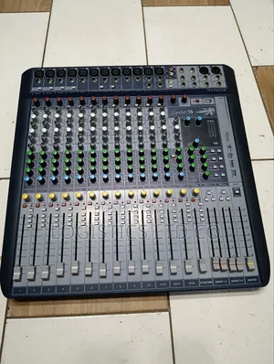 Soundcraft Signature 16 Channel Passive Mixer