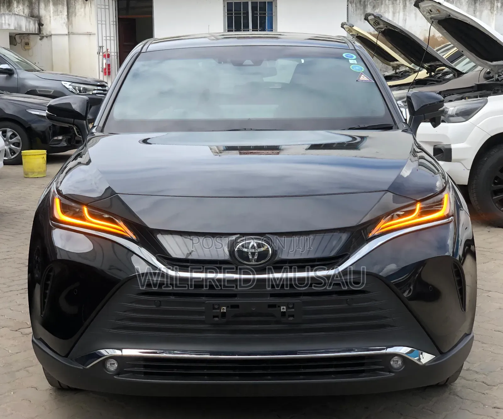 Toyota Harrier 2.0 2020 Black