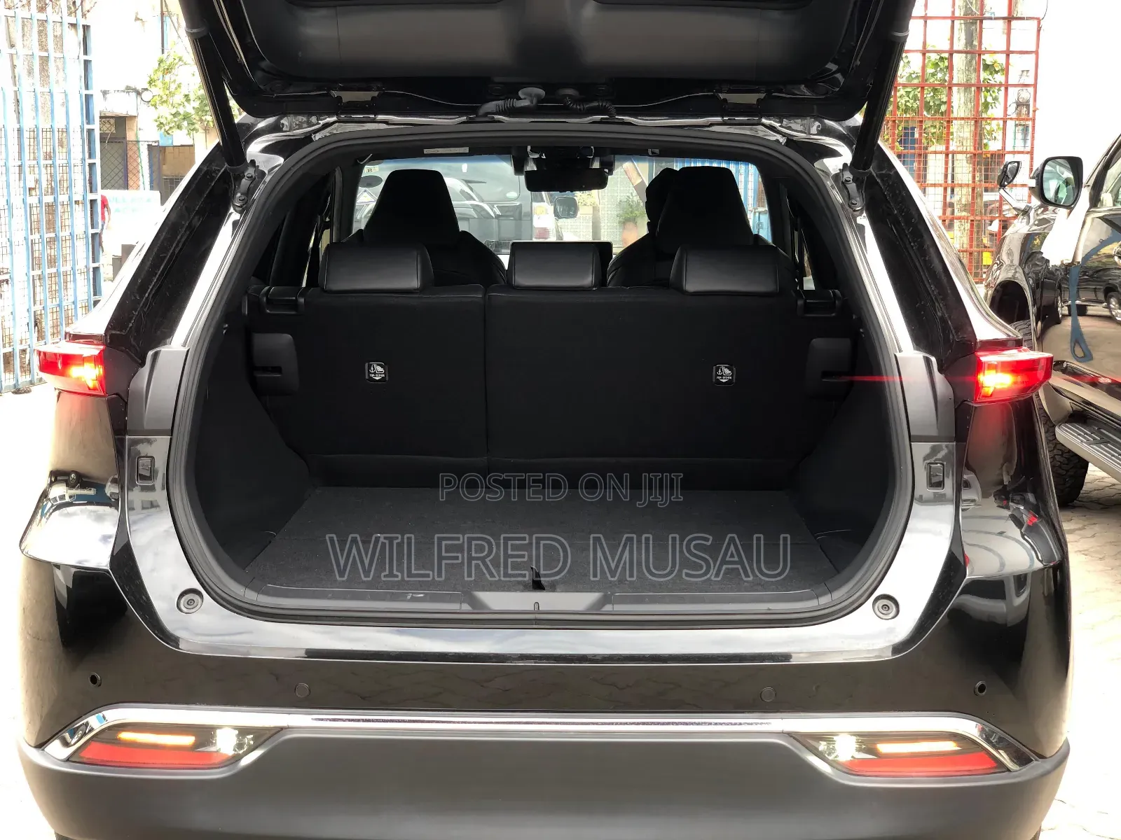 Toyota Harrier 2.0 2020 Black