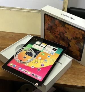 New Apple iPad 9.7 128 GB Gray - thumbnail 2