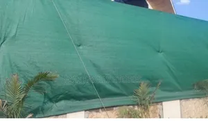 Privacy Fencing Net 90%. Light Duty