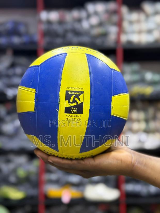 Volleyball Size 4 - thumbnail 3