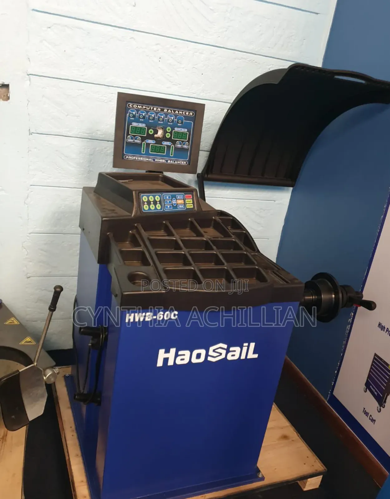Computerized Wheel Balancing Machine