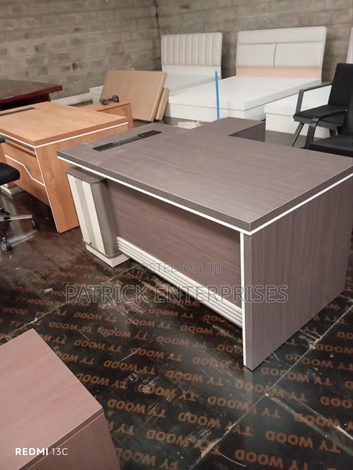 Executive Director/ C. E. O Office Desk 1.6 Mtr