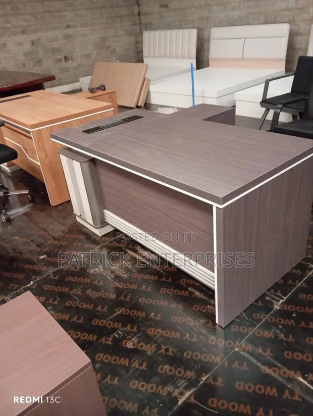 Executive Director/ C. E. O Office Desk 1.6 Mtr - thumbnail 2