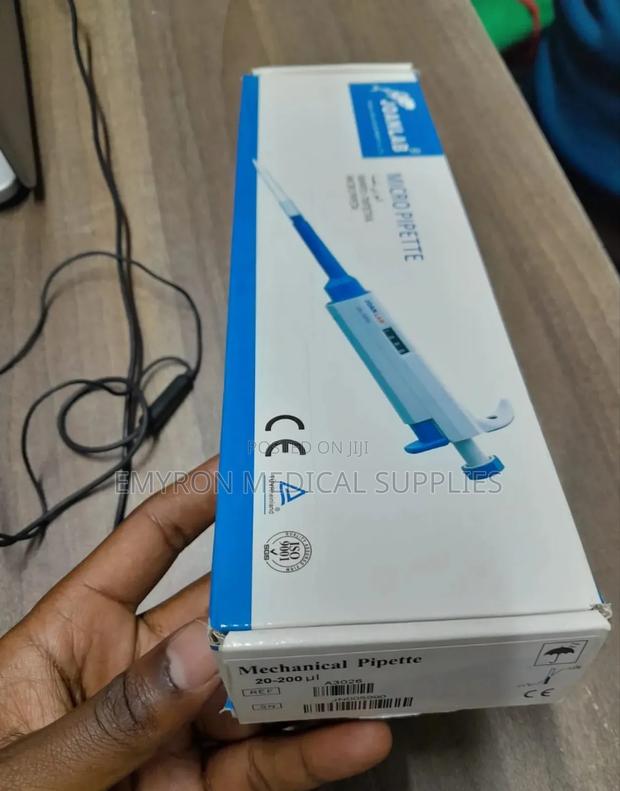 Mmechanical Pipette - main view