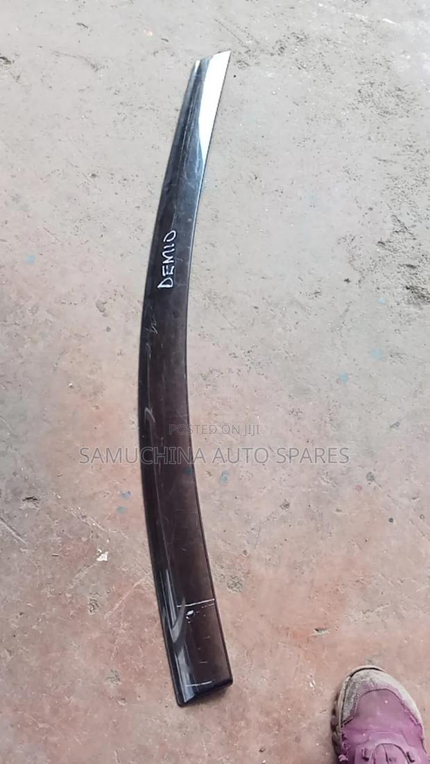 Wind Breaker Mazda Demio