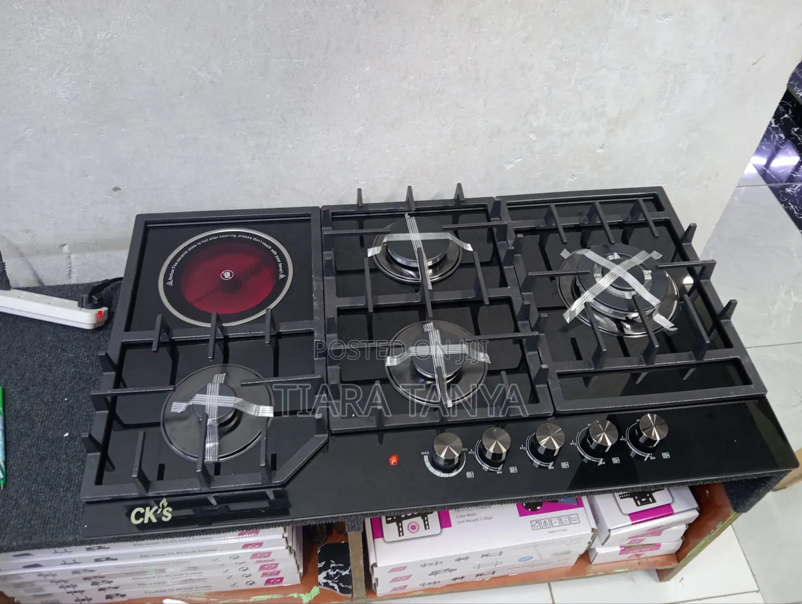 CKS 4 Gas (1wok) +1 Electric Plate Hob Black