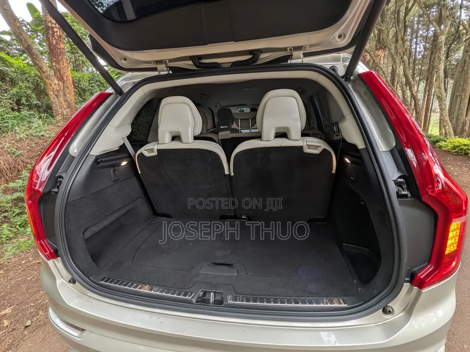 Volvo XC90 T5 Momentum AWD (2.0L 4cyl 8A) 2017 Gold