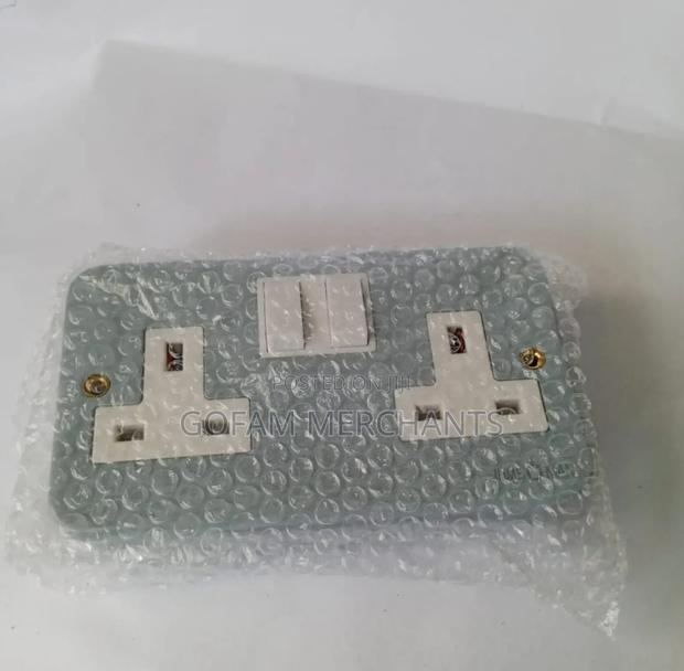 Twin Metal Socket