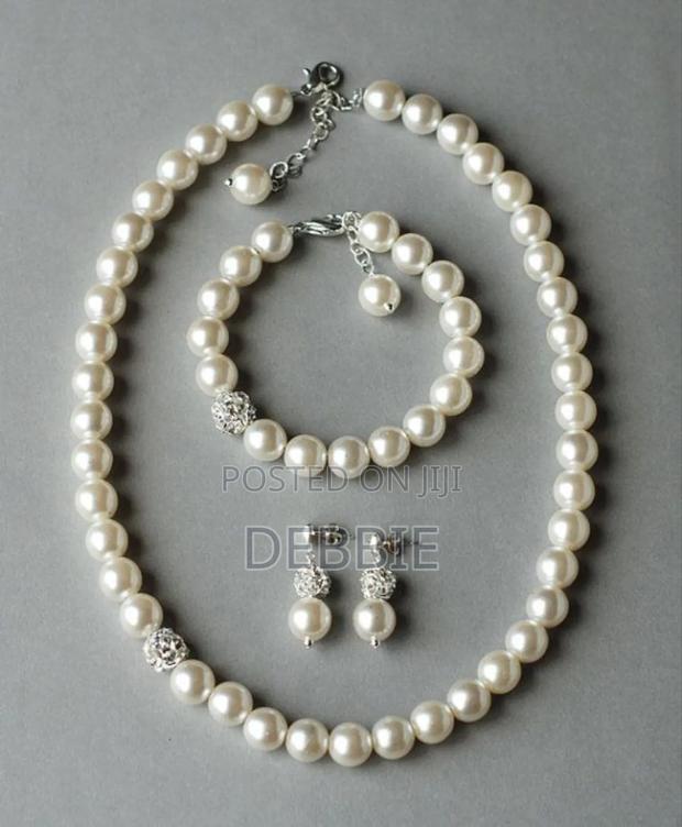 Pearl Necklace - thumbnail 3