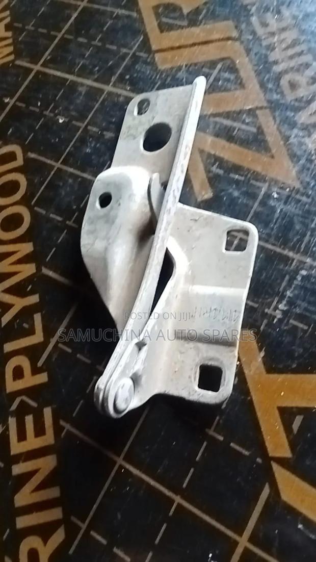 Bonnet Hinges Nissan Navara