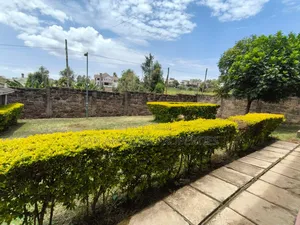 4bdrm Bungalow in Kerarapon Drive for rent