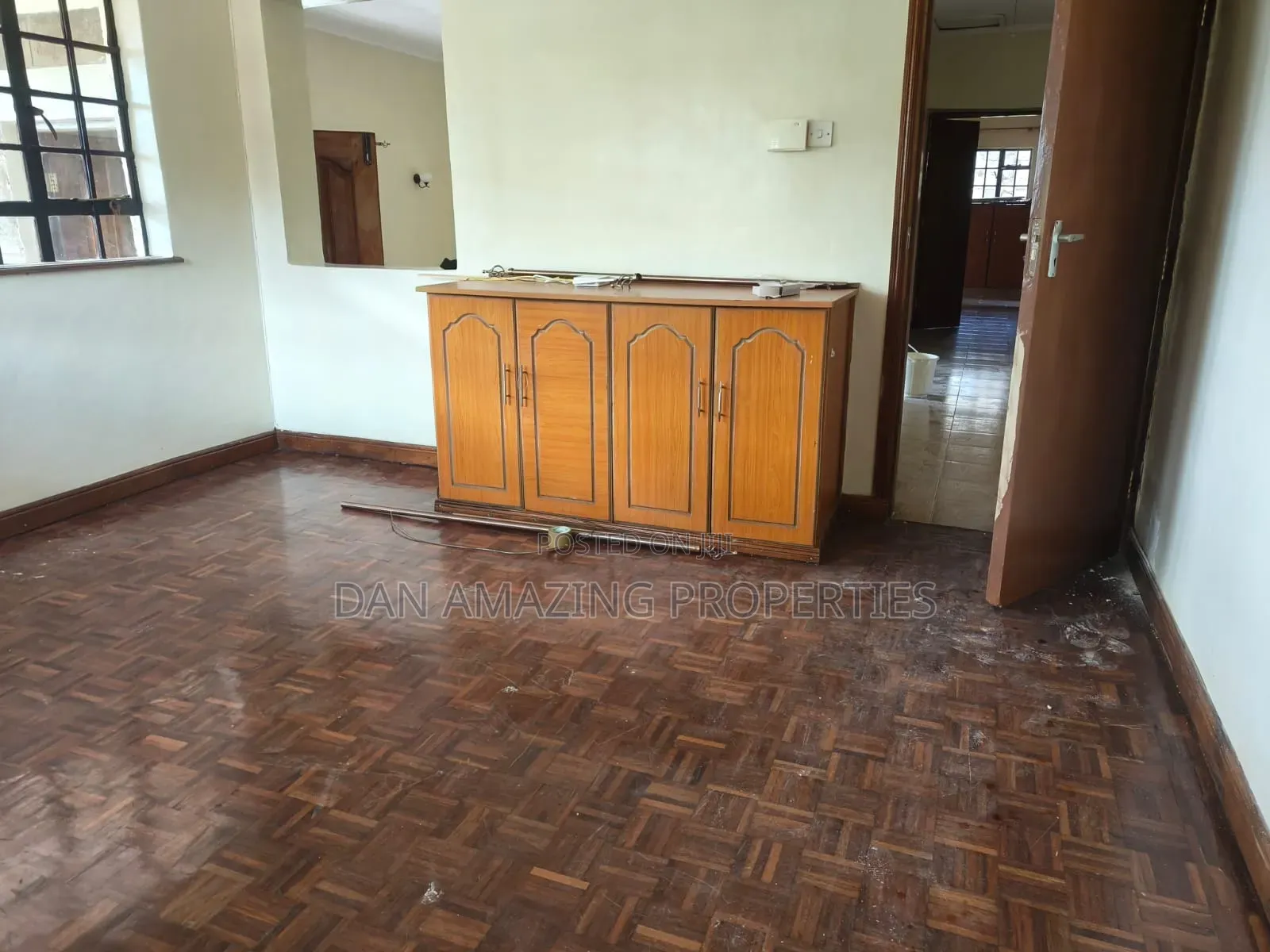 4bdrm Bungalow in Kerarapon Drive for rent