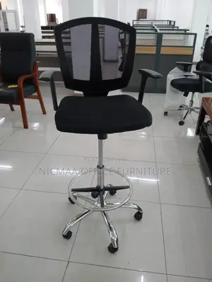 Ergonomic Comfort for Elevated Workspaces Seat
