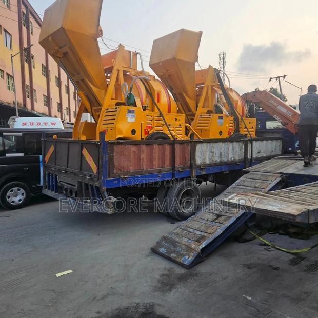 Self-Loading Concrete Mixer 560litres Diesel Powered. - thumbnail 4