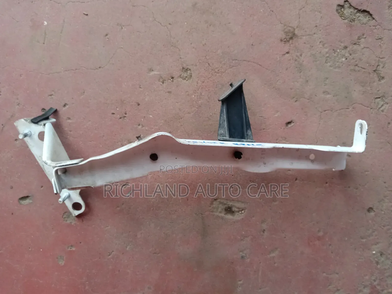 Fender Brace or Fender Support A4 B8 B8.5 Front Left Front Right