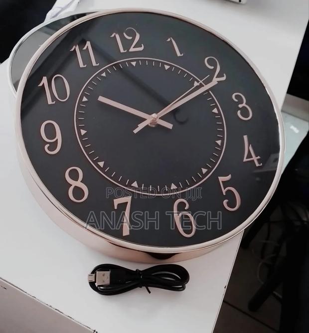 Compact Spy / Nanny Wall Clock Wifi Camera