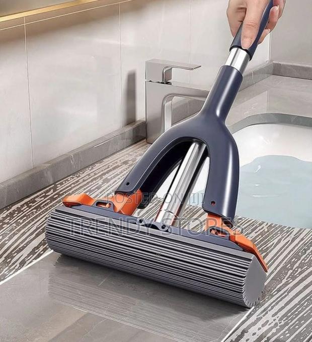 Self Squeezing Mop - main view