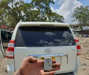 Toyota Land Cruiser Key Programming/All Keys Lost