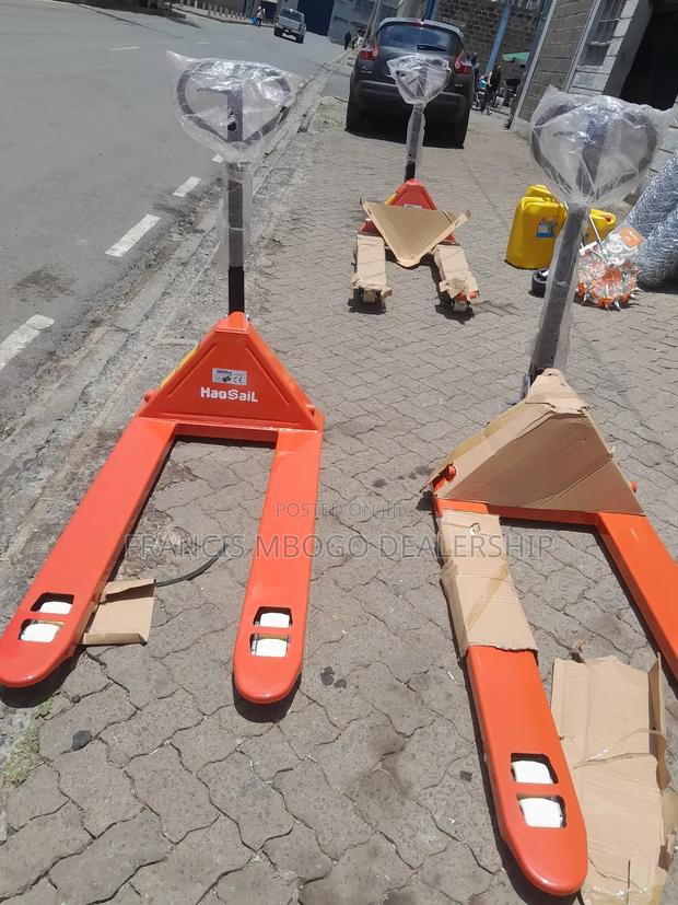 Pallet Trucks 3000kg - thumbnail 3