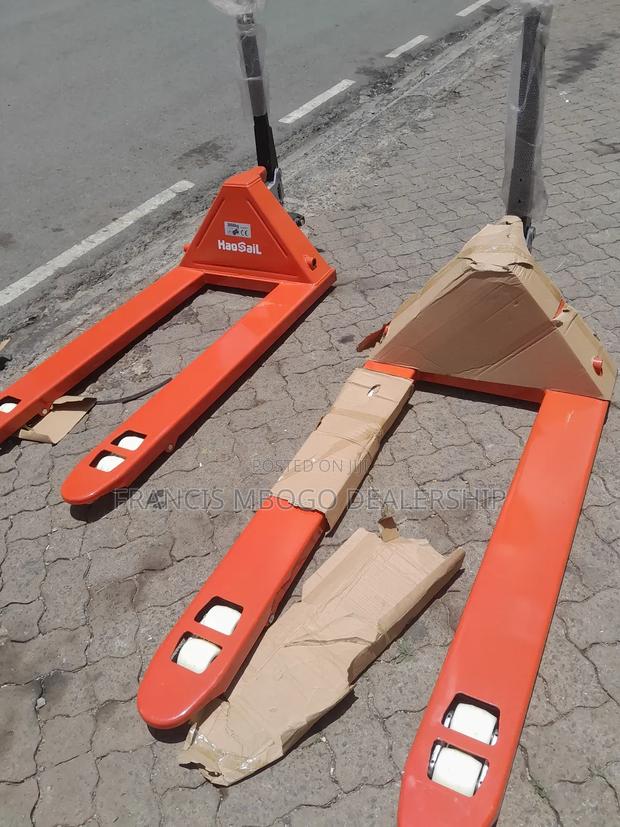 Heavy-Duty Manual Hydrolic Pallet Trucks - thumbnail 3