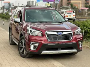 Subaru Forester Premium AWD 2019 Red
