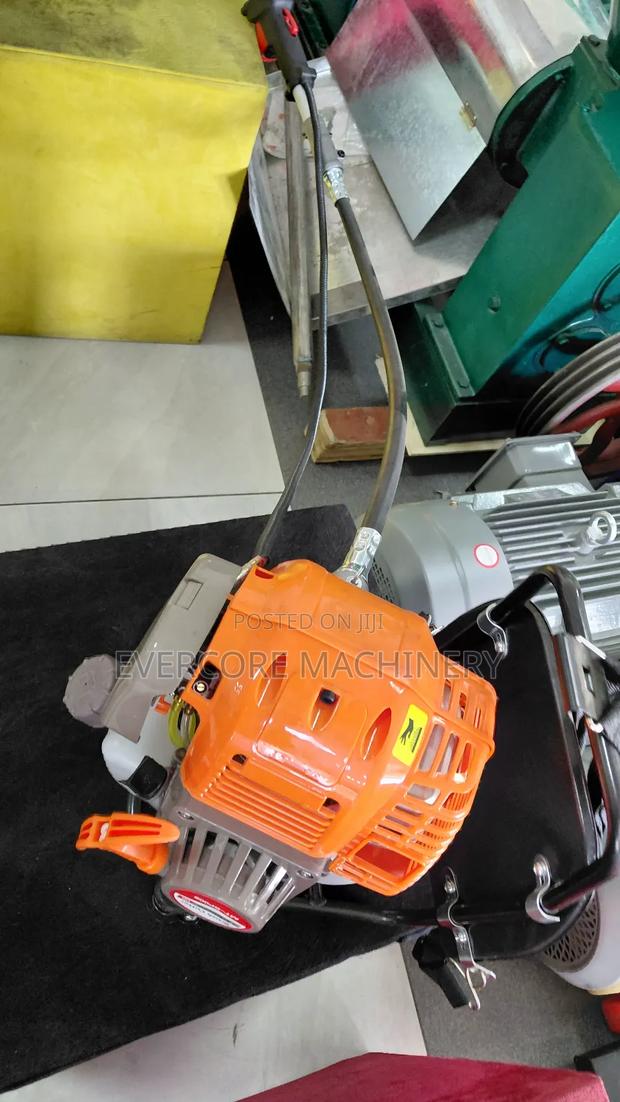 Heavy Duty Backpack 4-Stroke Brushcutter Machine. - thumbnail 3